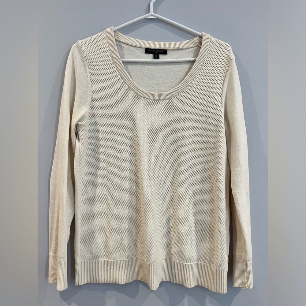 Banana Republic cream sweater. Size medium.